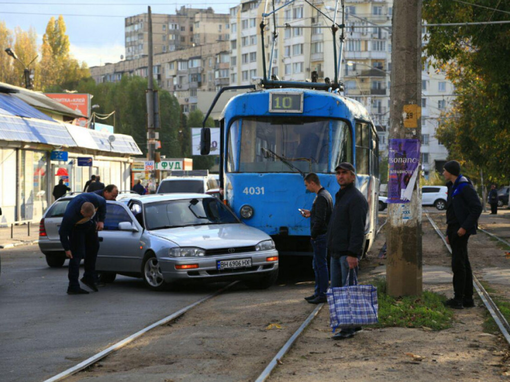 В Одессе произошло две аварии с участием трамвая (ФОТО)