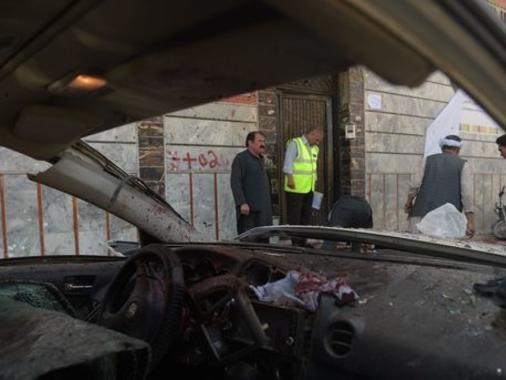 В Афганистане заминированный автомобиль врезался в здание сил безопасности: семь человек погибли (ФОТО)