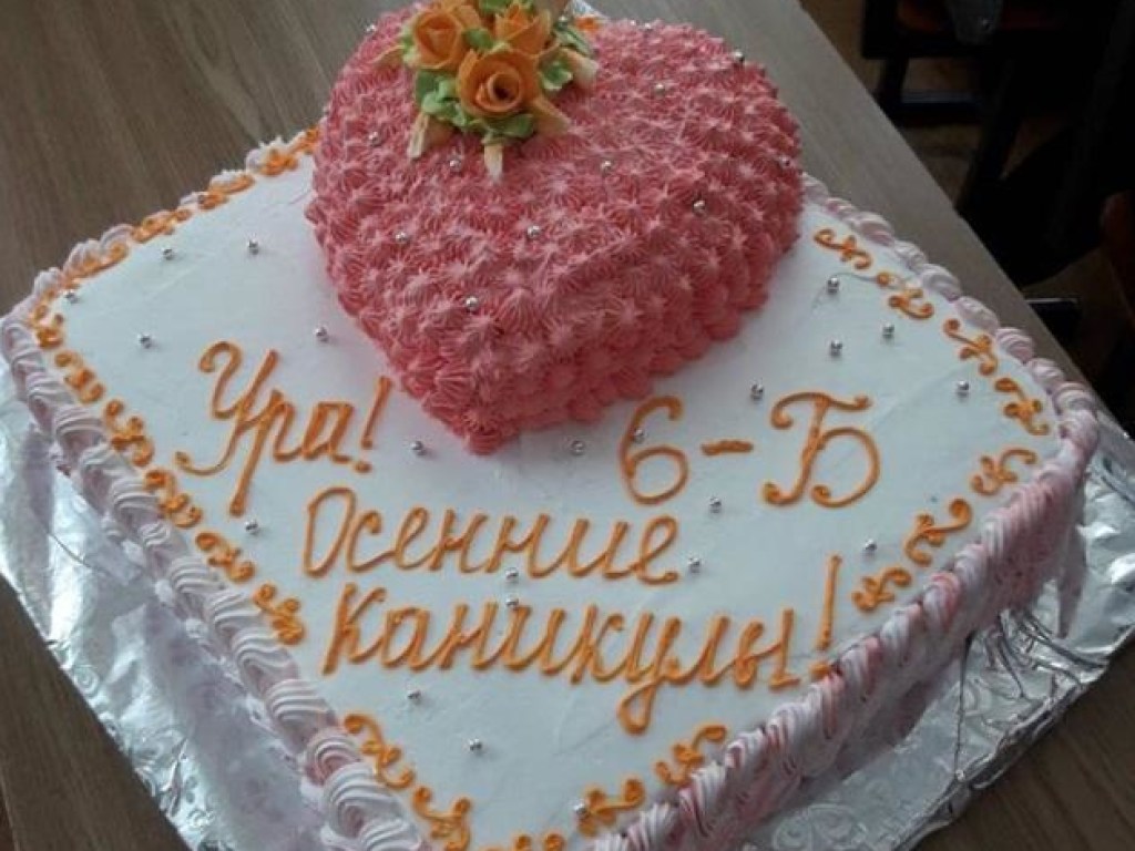 «Брехло!»: Затравленную из-за торта школьницу в Харькове снова унизили
