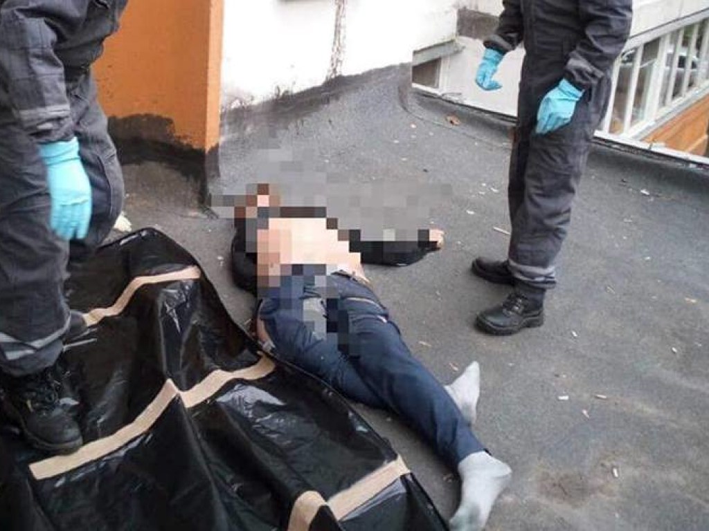 В Киеве на Теремках мужчина разбился насмерть, упав с высоты