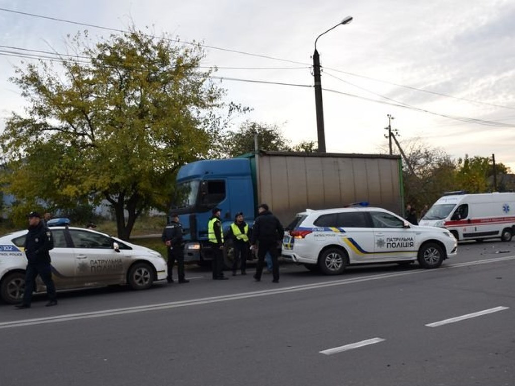 ДТП с грузовиком в Николаеве: мотоциклист умер в карете «скорой помощи»  (ФОТО, ВИДЕО): читать на Golos.ua