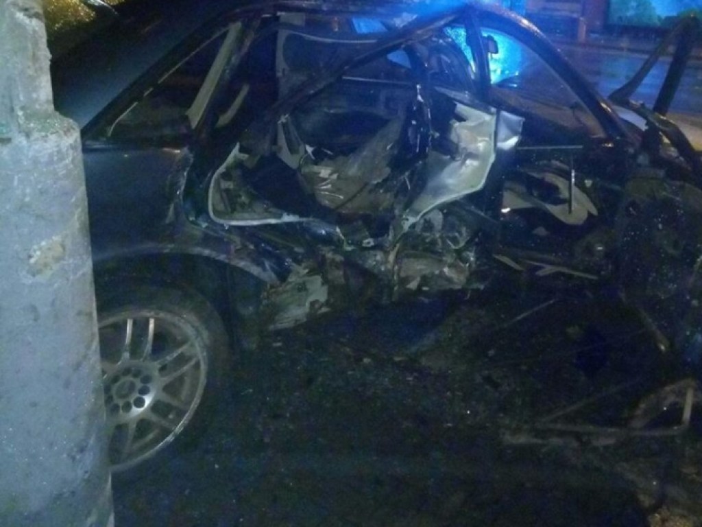 В Мариуполе пьяный водитель спровоцировал два ДТП и отбивался от толпы шампурами (ФОТО)