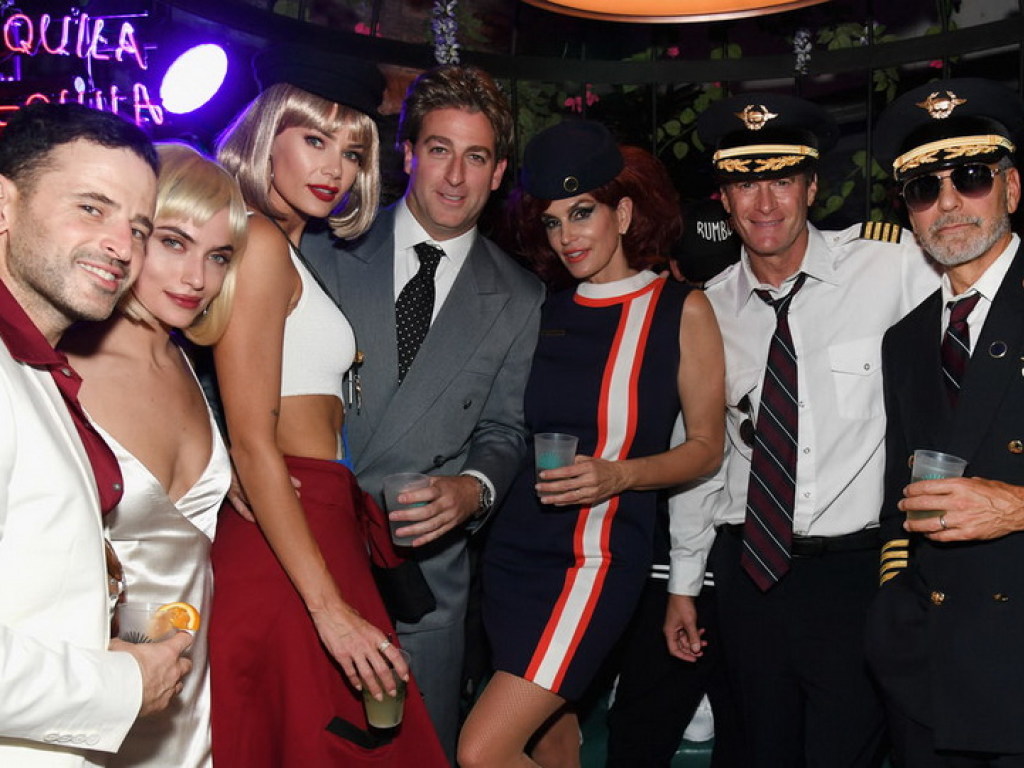 Хэллоуин за рубежом: американские актеры и фотомодели удивили нарядами на вечеринке в Лас-Вегасе (ФОТО)