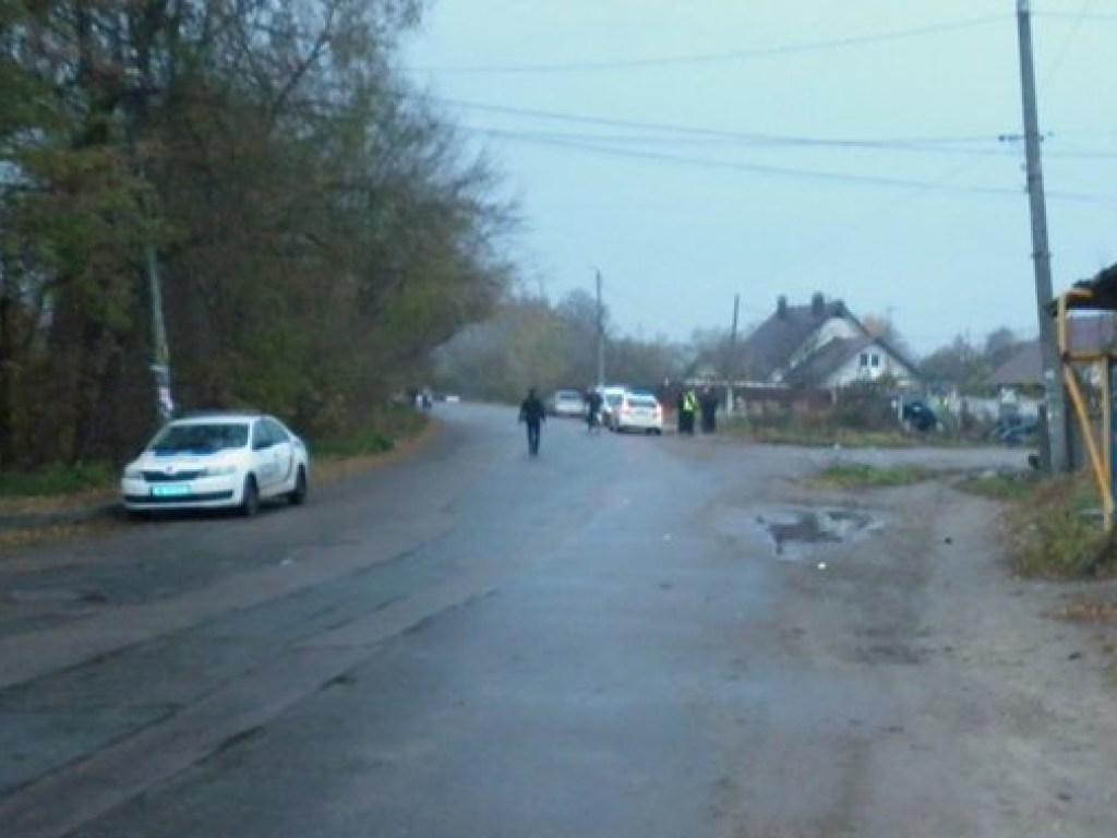 ДТП в Житомире: автомобиль  BMW X5 врезался в забор и перевернулась, водитель погиб (ФОТО)