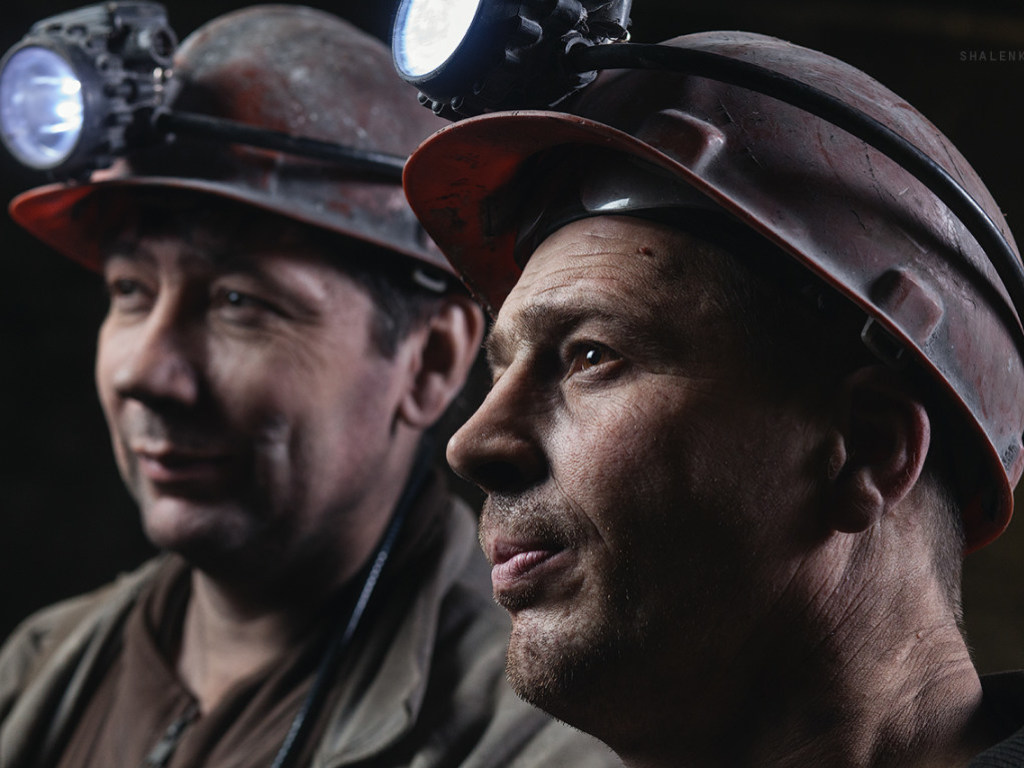 На Донбассе 12 день бастуют шахтеры под землей (ВИДЕО)