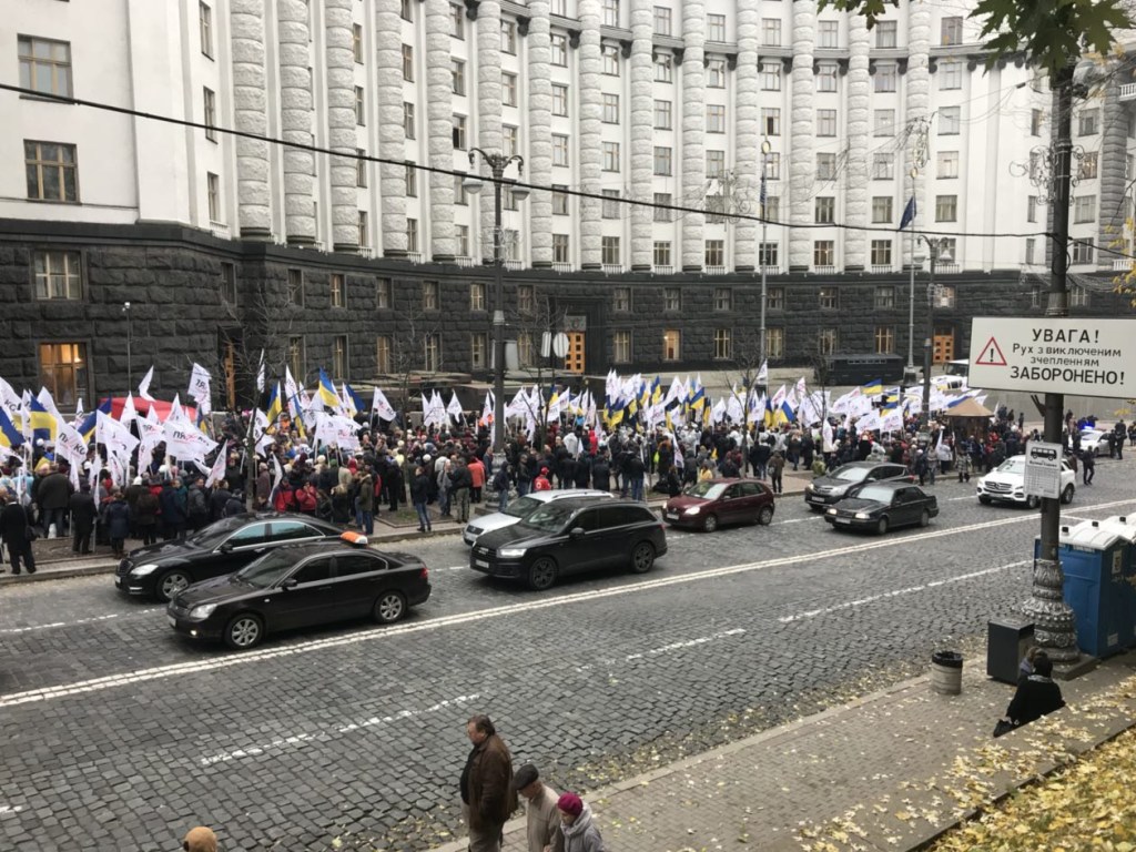 В Киеве и Сумах люди вышли на улицы митинговать против повышения стоимости газа (ФОТО)