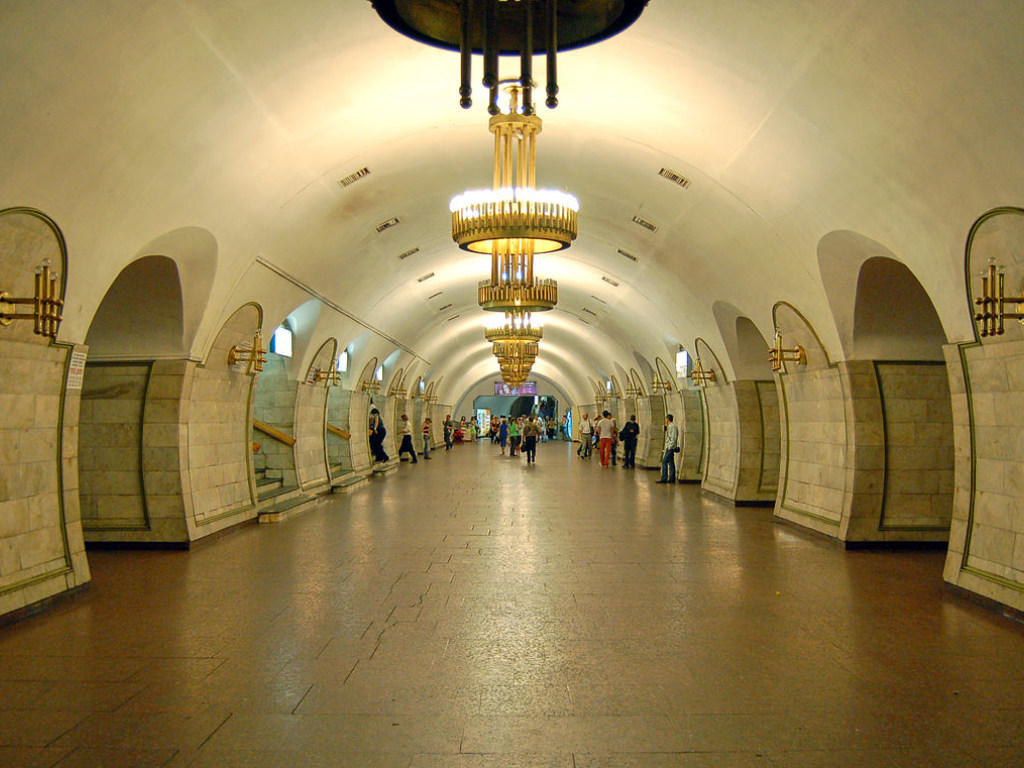 В Киеве второй раз подряд «заминировали» станцию метро «Площадь Льва Толстого»