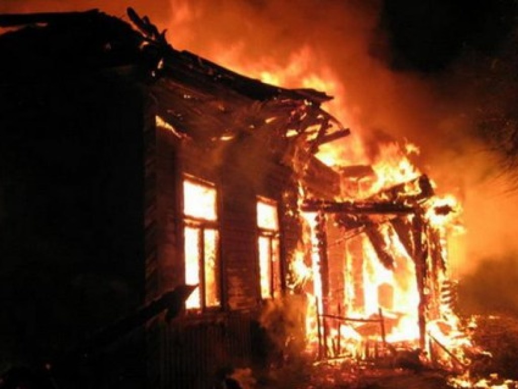 Курил в кровати: под Киевом при пожаре погиб мужчина