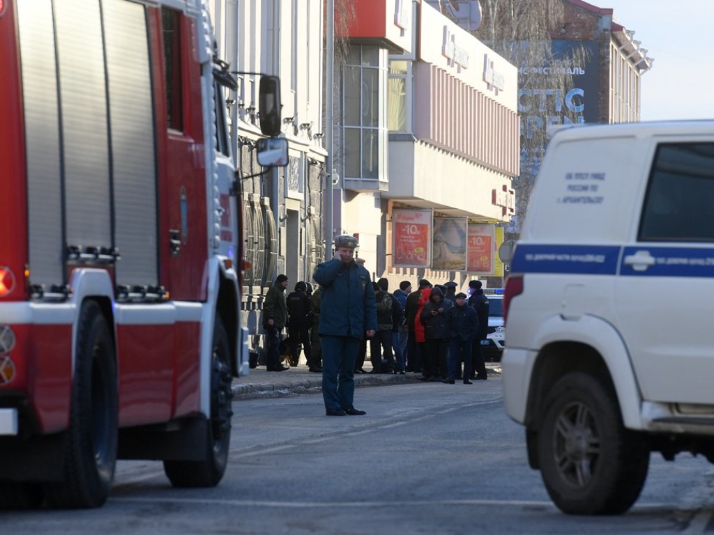 При взрыве в Архангельске пострадали трое сотрудников ФСБ (ФОТО)