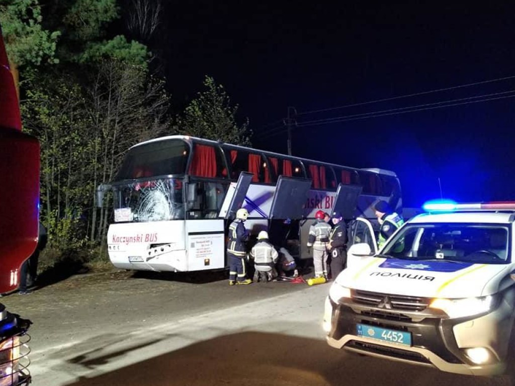 В Ровенской области водитель скутера погиб под колесами автобуса (ФОТО)