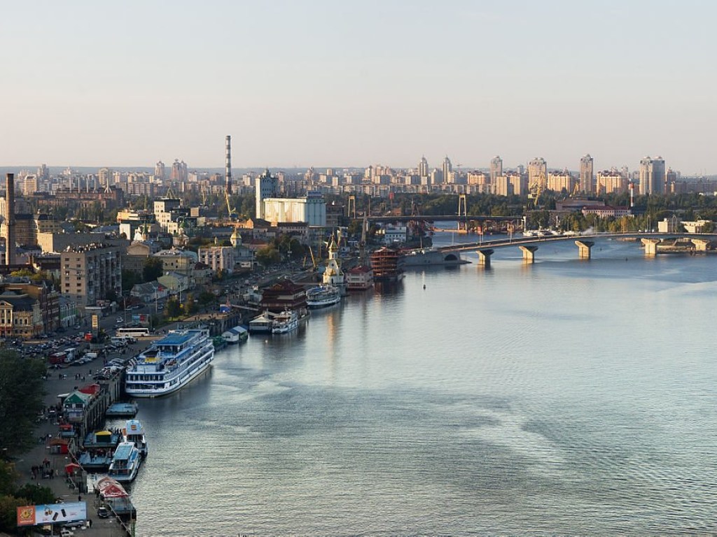 Блоггер уличил владельцев Киевского речного порта в причастности к рейдерству
