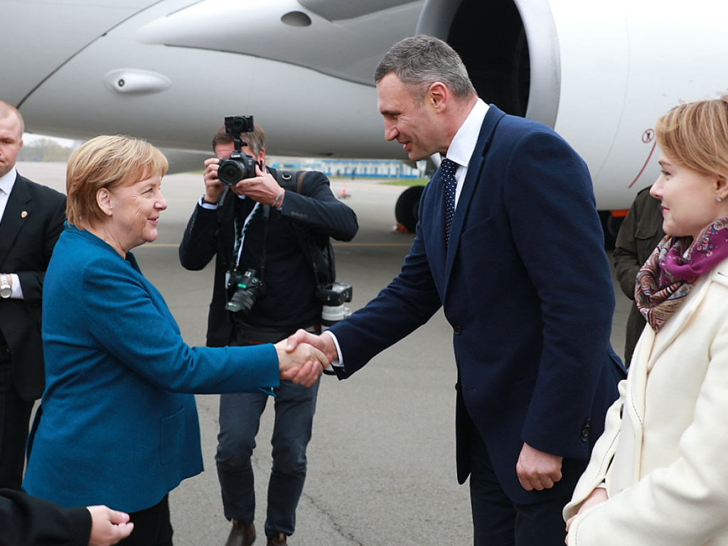 Кличко на встрече с Меркель: Надеюсь, нам удастся урегулировать ситуацию на Востоке страны