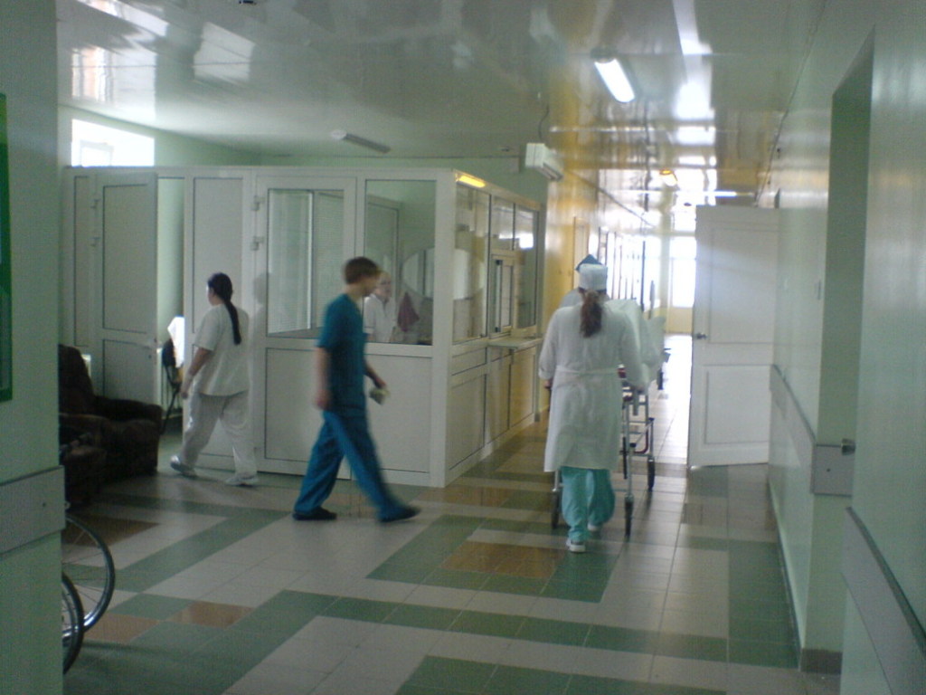 Под Харьковом больница заставила пациентов платить за кровати