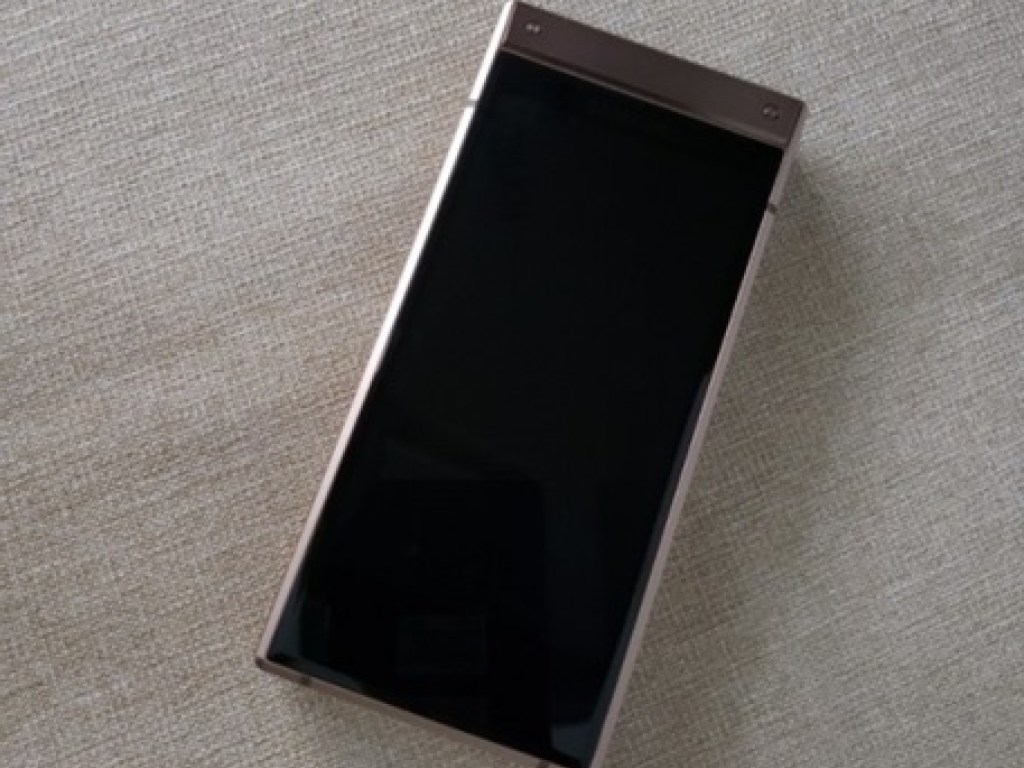 Новинка от Samsung: появились смартфона-«раскладушки» класса «люкс»