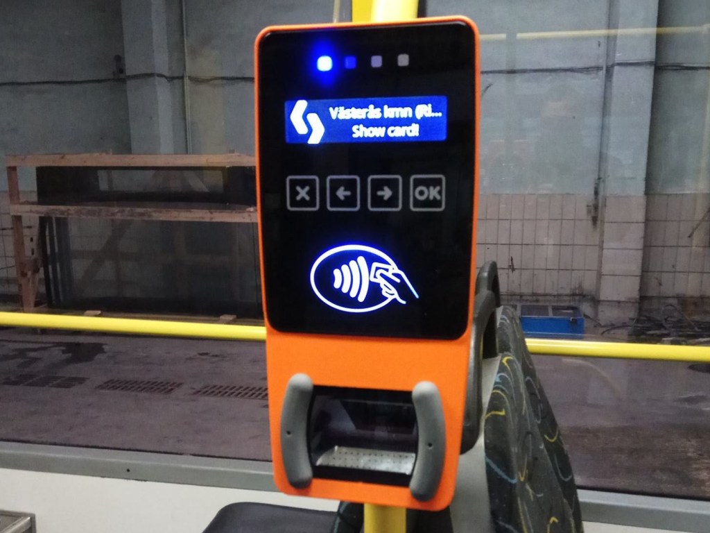 В Киеве начали тестировать электронный билет на транспорт: как это работает