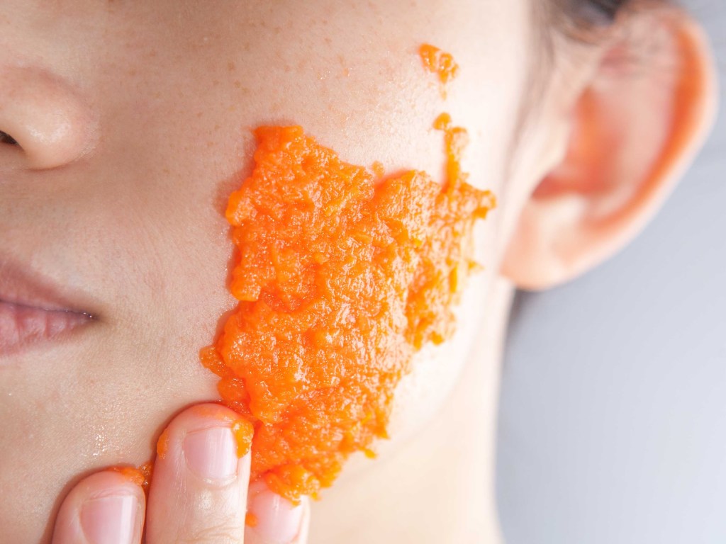 Сам себе косметолог: Морковные маски для сухой кожи лица