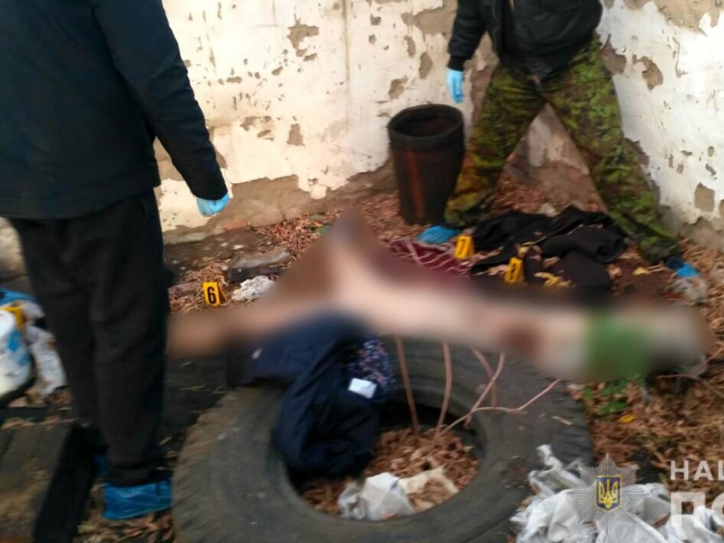 На Харьковщине ревнивый муж задушил жену и спрятал ее тело в заброшенном доме (ФОТО)