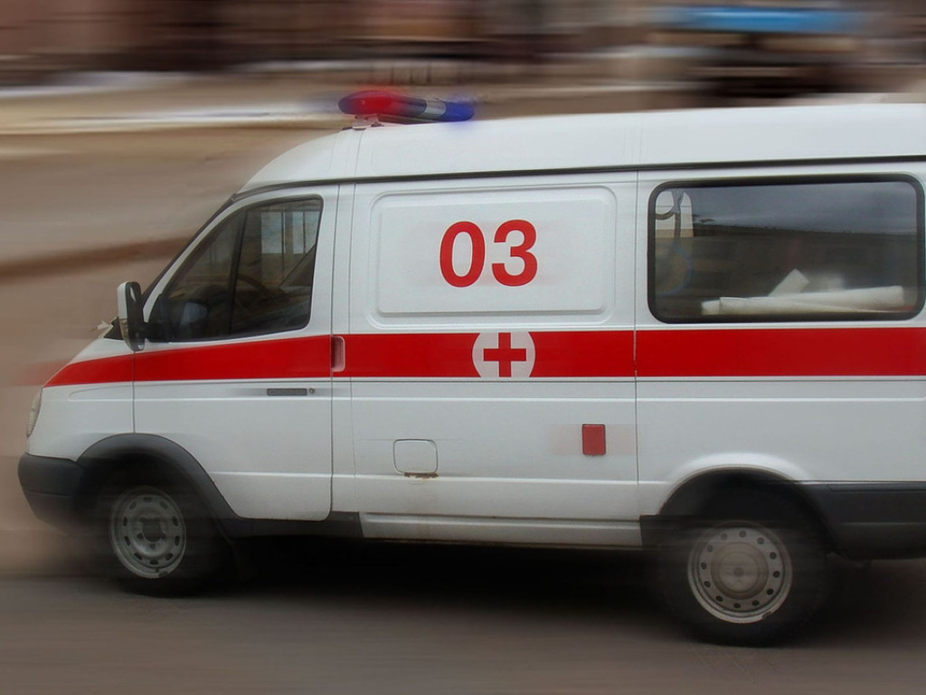 В Киевской области из салона маршрутки на ходу выпала школьница: девочку госпитализировали