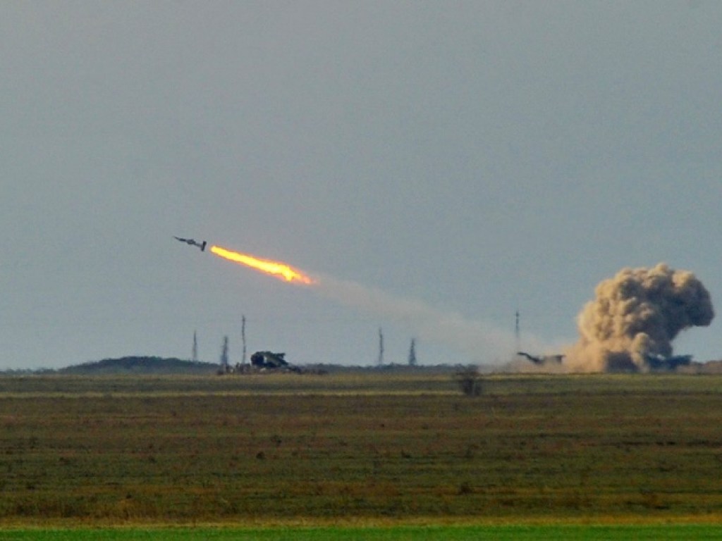 Военные провели учения с боевыми стрельбами зенитно-ракетных комплексов (ФОТО, ВИДЕО)