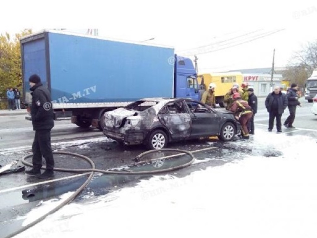 В Мелитополе у иномарки на ходу взорвался газовый баллон (ФОТО, ВИДЕО)