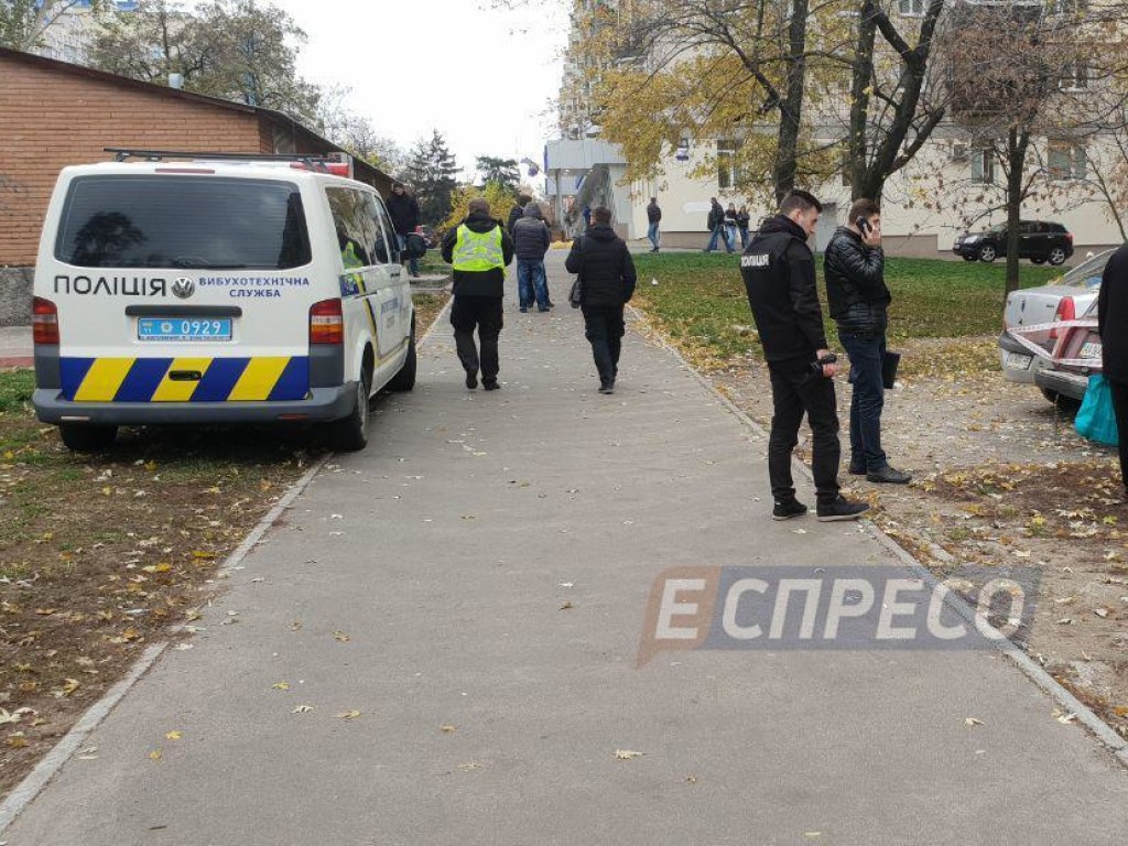 В Киеве мужчина подорвал себя гранатой возле дома, где его бывшая девушка была с другим парнем (ФОТО, ВИДЕО)