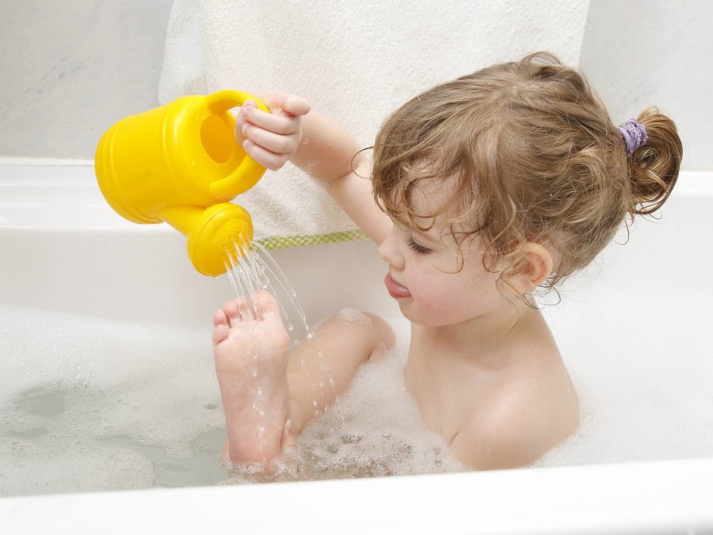 Косметолог рекомендует в холода ограничить прием горячей ванны