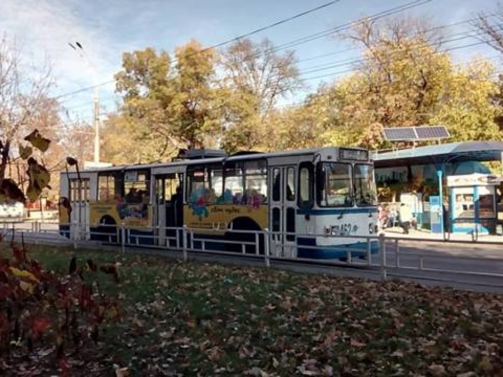 В Херсоне произошла авария на контактной сети: в центре города стояли троллейбусы (ФОТО)