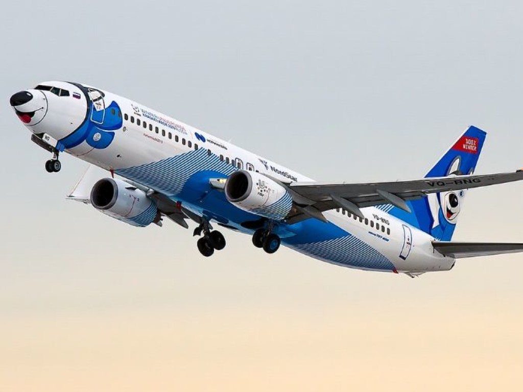 В России во время полета треснул корпус пассажирского самолета Boeing 737