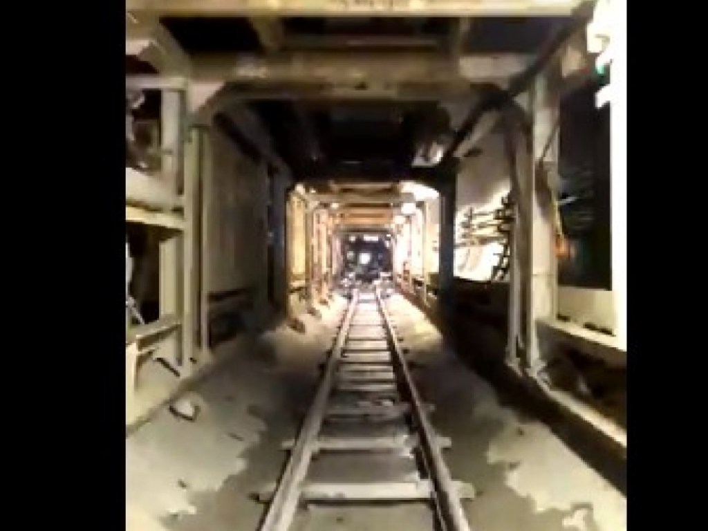 Илон Маск испытал подземный туннель для автомобилей под Лос-Анджелесом (ФОТО, ВИДЕО)