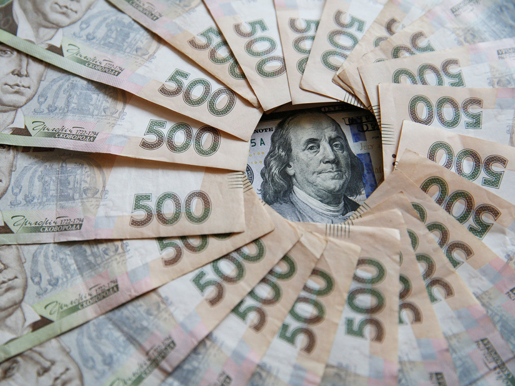 Из-за несвоевременного размещения евробондов, украинцы переплатят 350-400 миллионов долларов – экономист