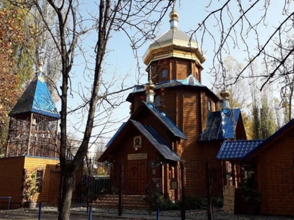 В Одессе попытались поджечь деревянную колокольню храма