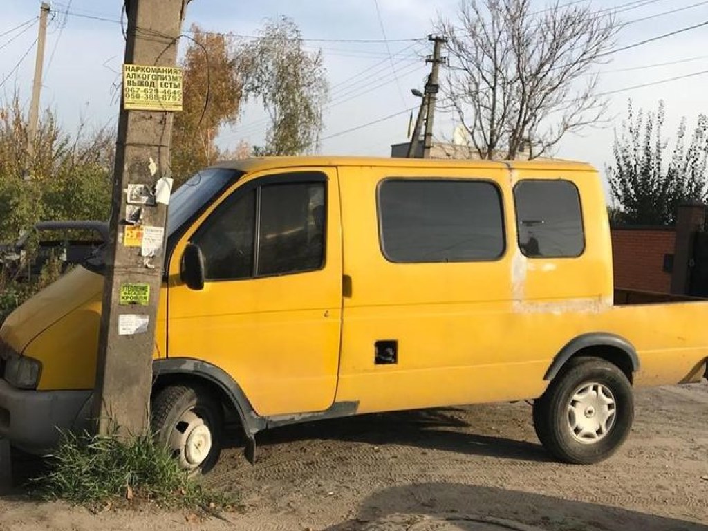 Украинцы создали чудо-транспорт: гибрид маршрутки и пикапа (ФОТО)