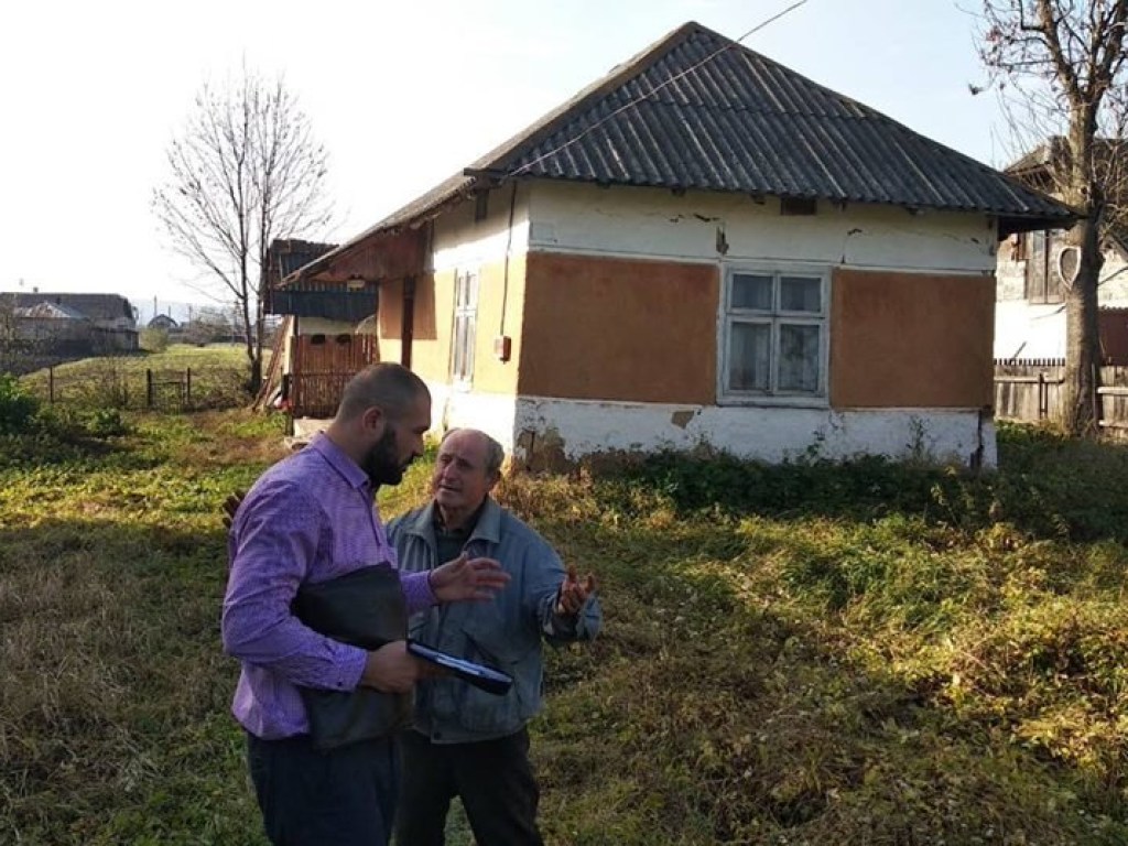 Не платил алименты: У жителя Прикарпатья отобрали дом (ФОТО)