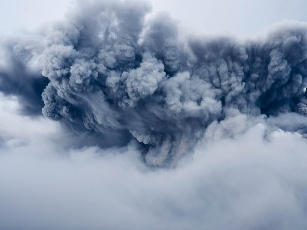 На дне Тихого океана обнаружен огромный вулкан (ФОТО)