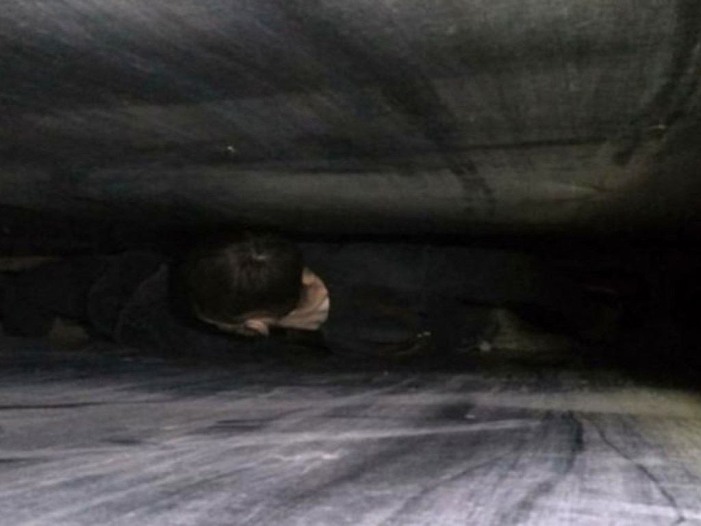 Хотел сделать селфи: житель РФ просидел в вентиляционной шахте два дня (ФОТО)