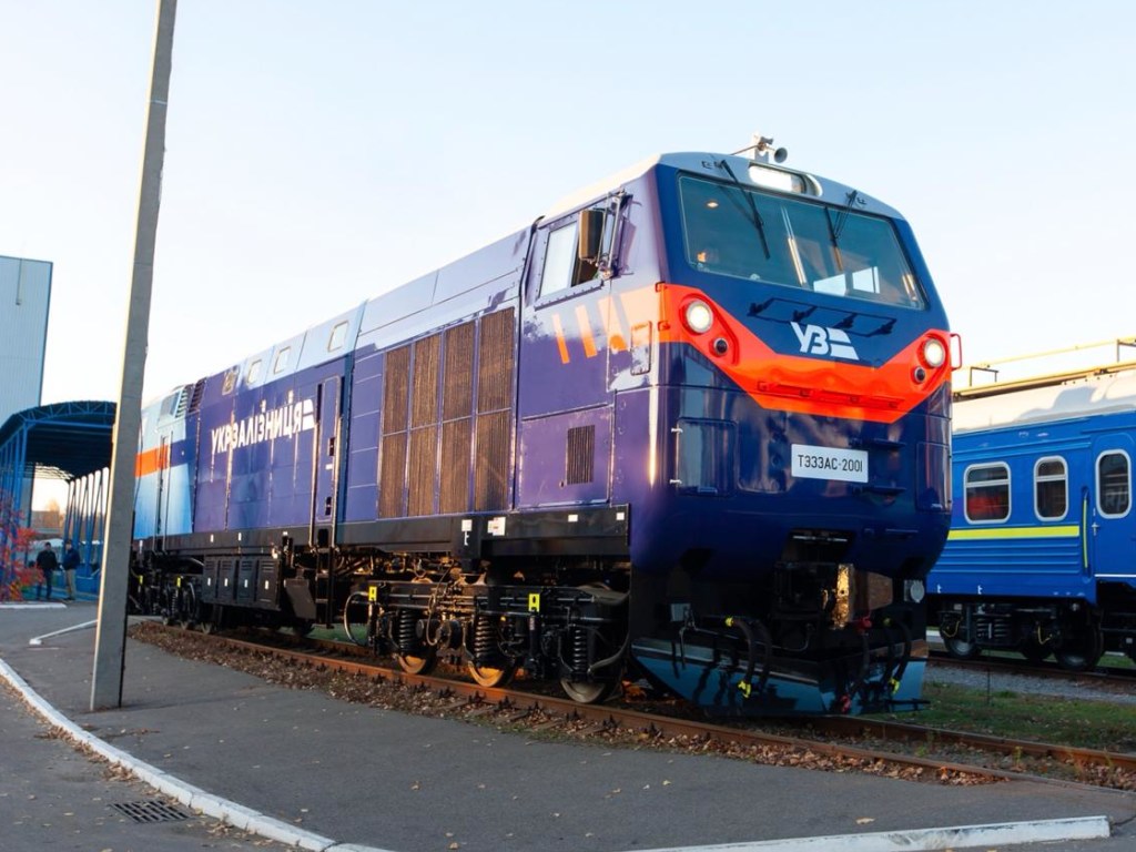 Железнодорожники проведут испытания тепловоза General Electric в реальных условиях (ФОТО)