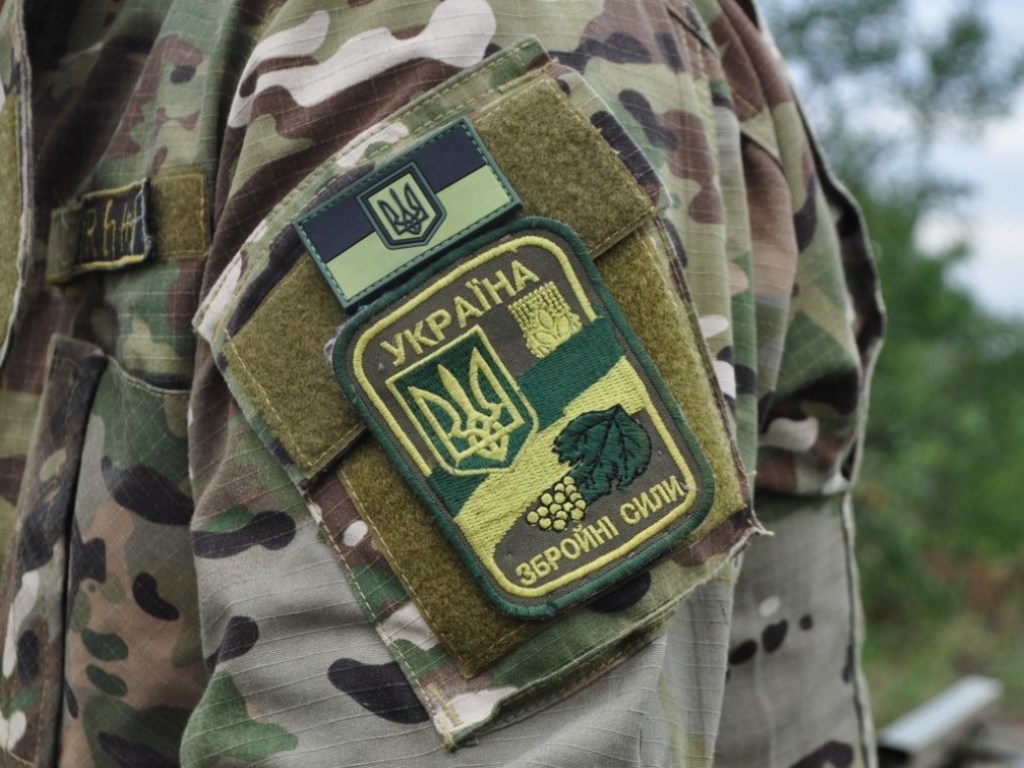 За сутки позиции ВСУ на Донбассе обстреляли 10 раз, ранен один военный