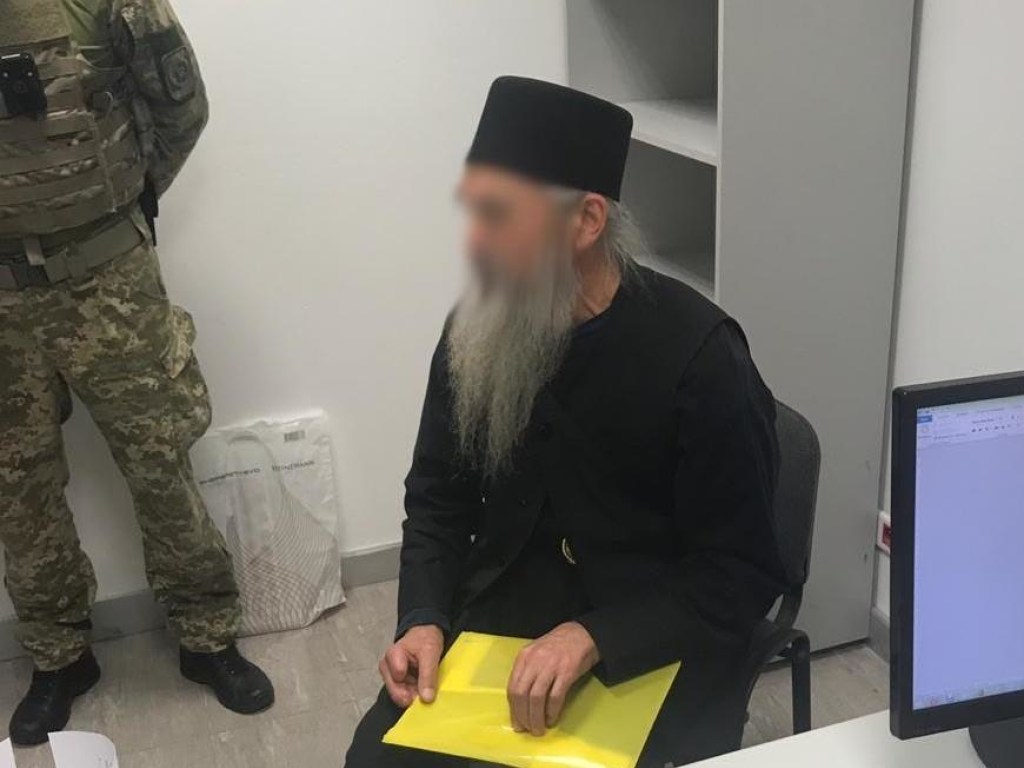 В аэропорту «Борисполь» задержали священника с Афона с поддельным паспортом
