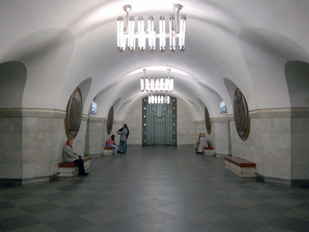 Метро «Вокзальная» в Киеве закрыли на вход