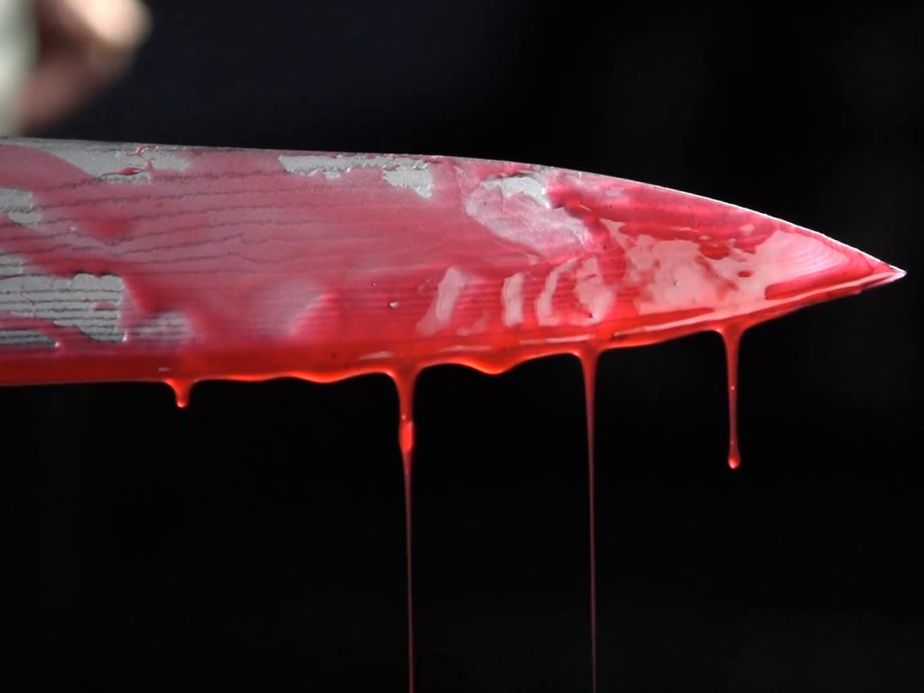 Хотел изнасиловать и поплатился жизнью: женщина воткнула нож в пах жителю Запорожья (ВИДЕО)