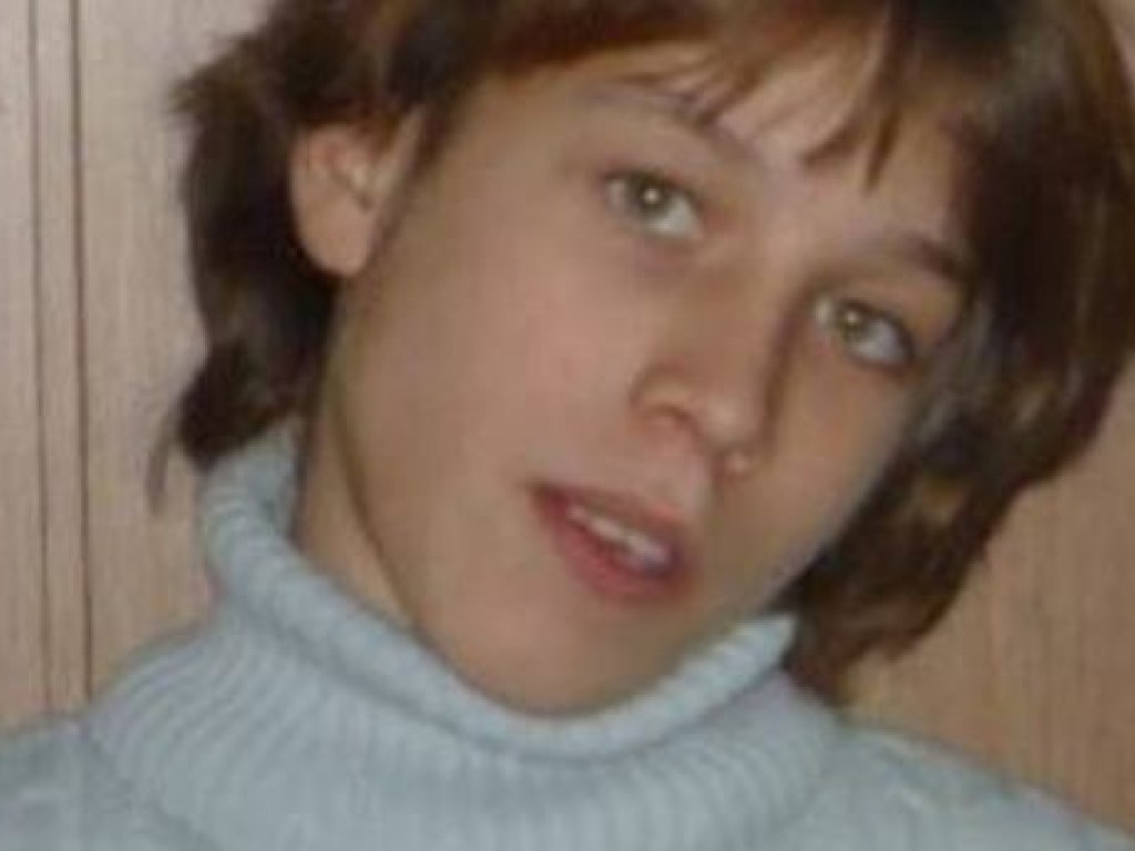Сбежала из учебно-реабилитационного центра: под Киевом пропала 14-летняя девочка (ФОТО)