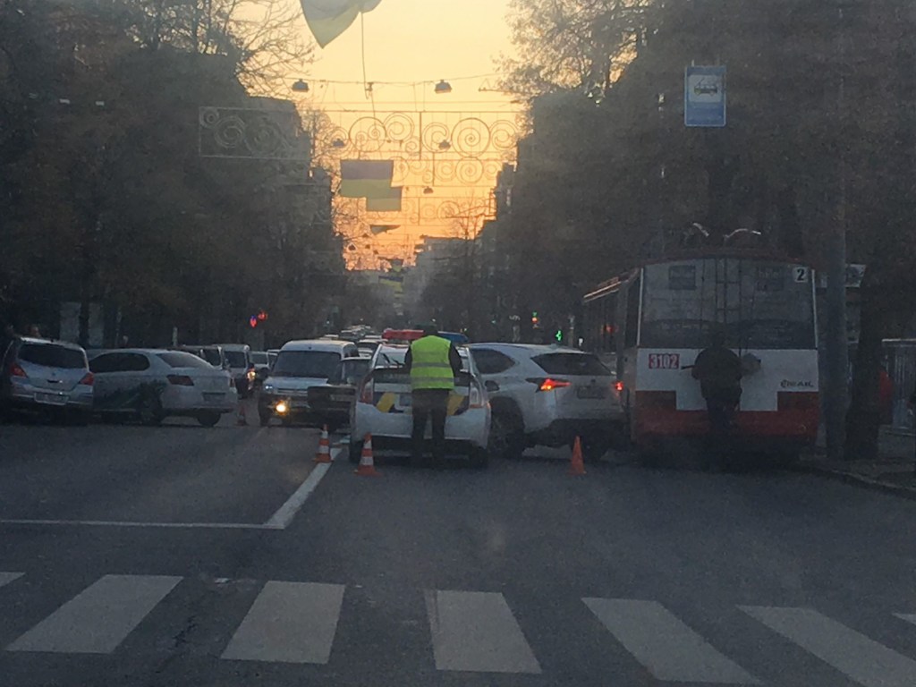  ДТП на Сумской: В Харькове три машины столкнулись с троллейбусом (ФОТО)