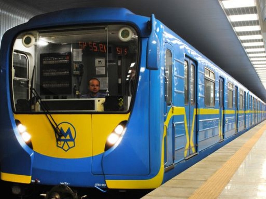Сегодня в Киеве закроют три центральных станции метро