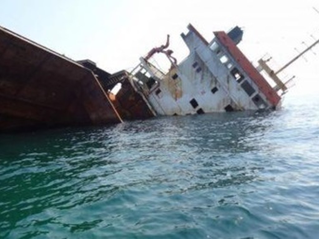 Возле берегов Камчатки затонуло российское судно «Анатолий Крашенинников»