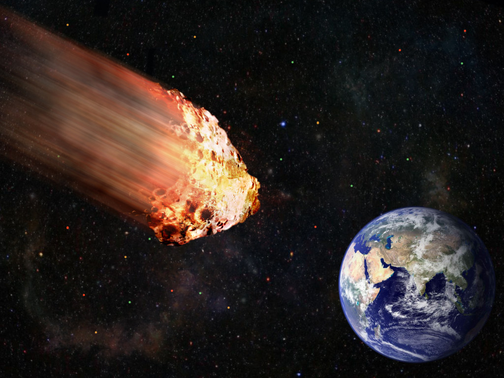 Над Землей опасно низко пролетят три огромных астероида