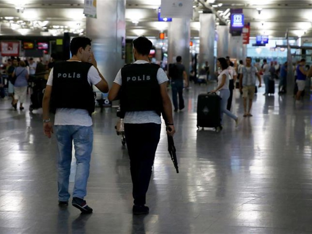В турецком аэропорту задержали украинку с двумя килограммами кокаина