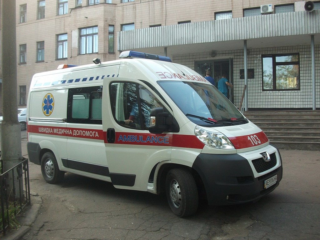 В Полтавской области госпитализировали мужчину, получившего удар током на производстве