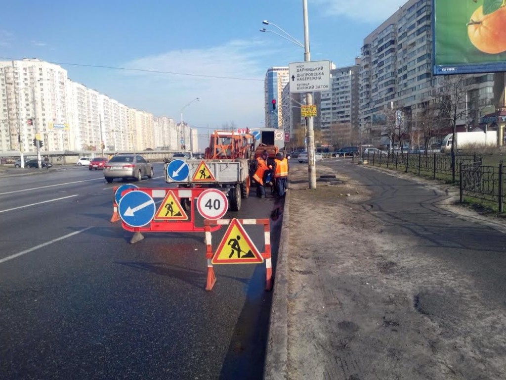 Депутат Киевсовета объяснил, почему дороги и мосты в столице начали ремонтировать только осенью