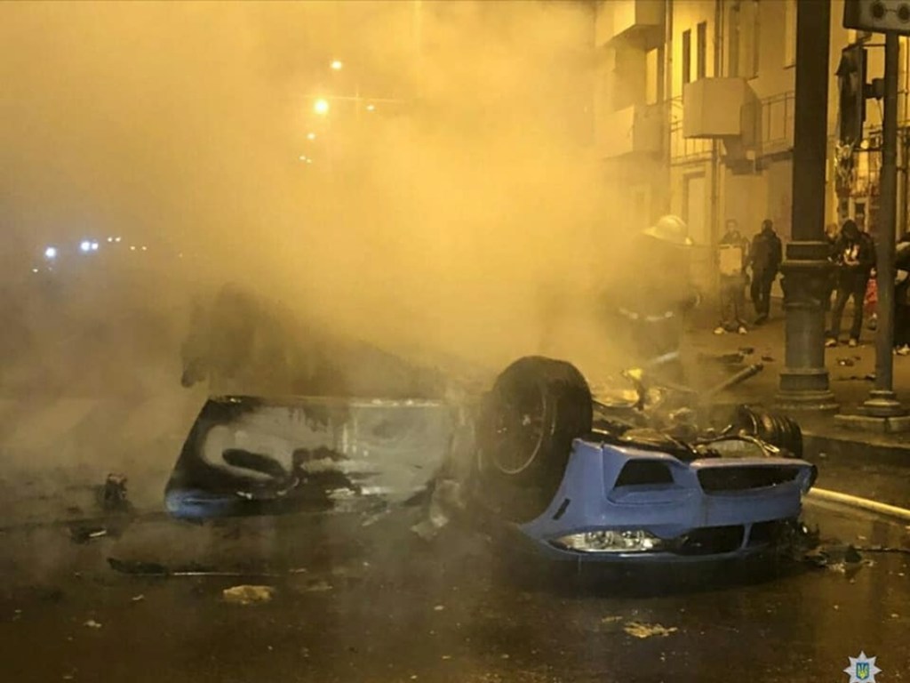 В Харькове BMW протаранил Scoda, перевернулся и загорелся (ФОТО, ВИДЕО)