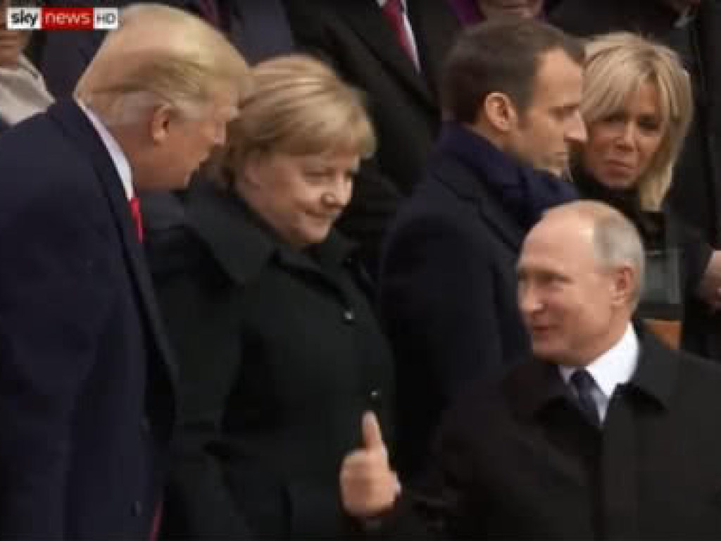 Путин не торопился на встречу глав государств в Париже, но успел пожать руку Трампу (ФОТО)